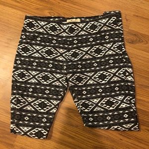 Aztec black and white leggings
